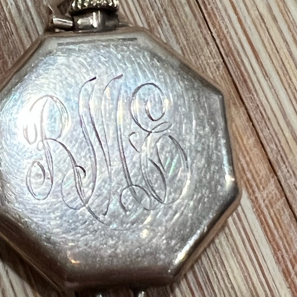 hallmark vintage watch- running - Picture 5 of 6